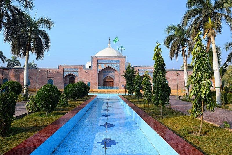 Thatta - Historic Capital with Shah Jahan Mosque